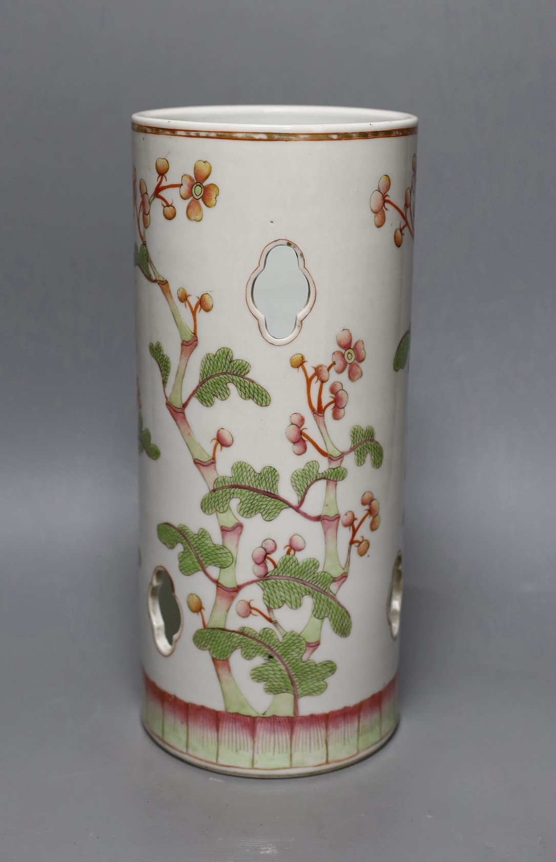 A Chinese famille rose hat stand, Republic period, 29cm